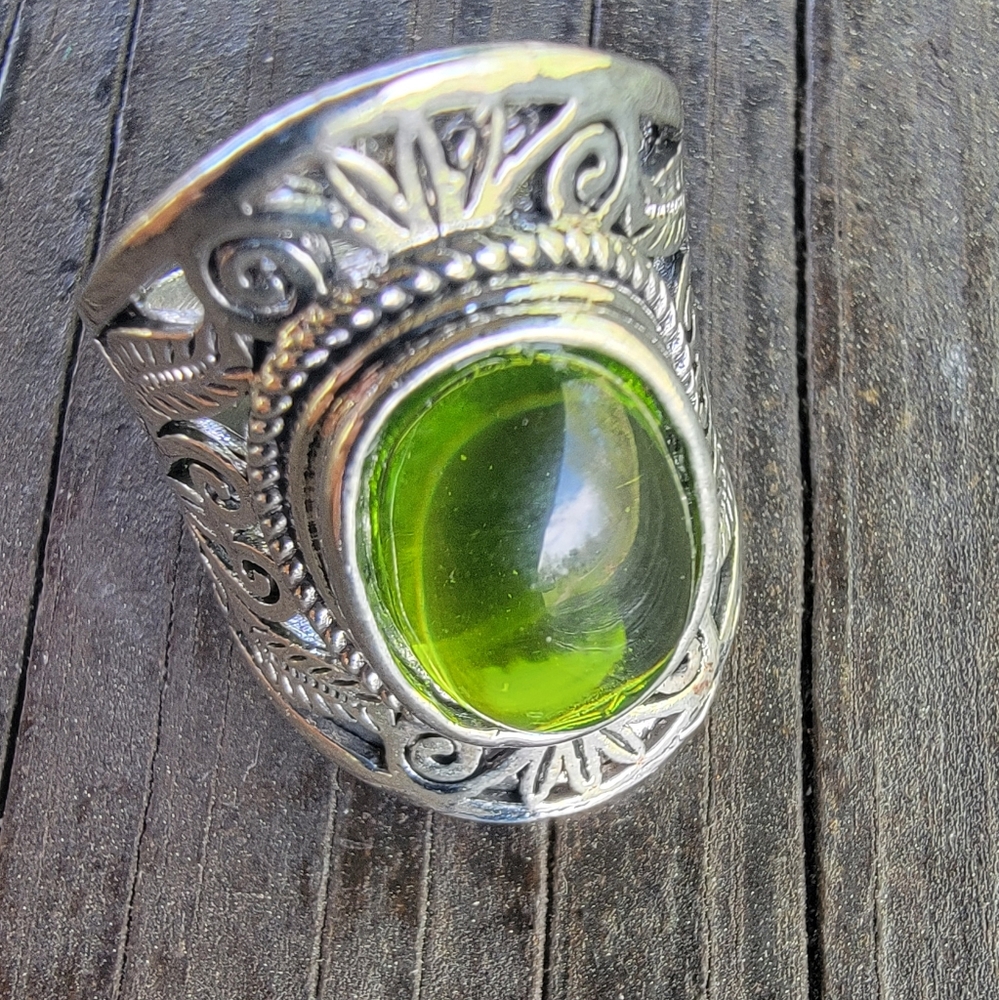 Bohemian style  Metal ring. Green faux stone. Size 7 NWT*